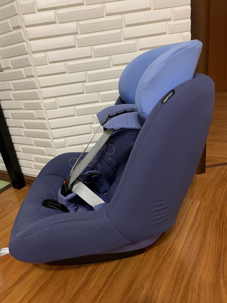 Продам автокрісло maxi cosi pearl з базою family fix