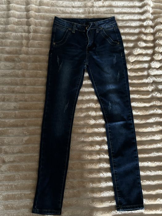 модні жіночі джинси