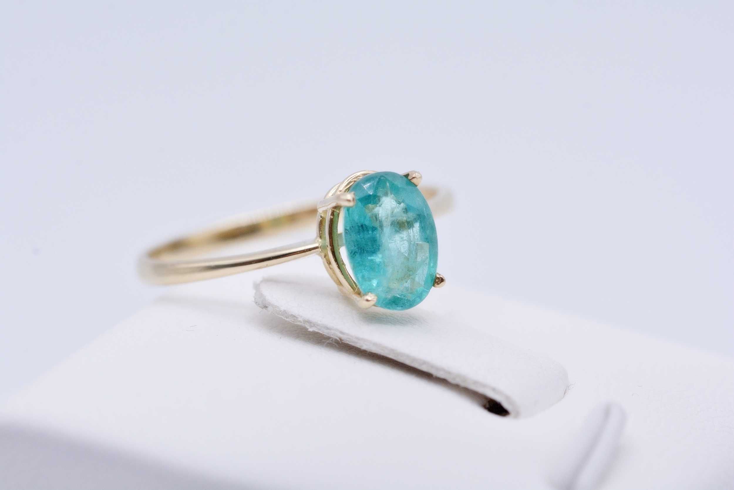 Klasycznie piękny pierścionek z dużym szmaragdem 1,45 ct złoto 585 14k