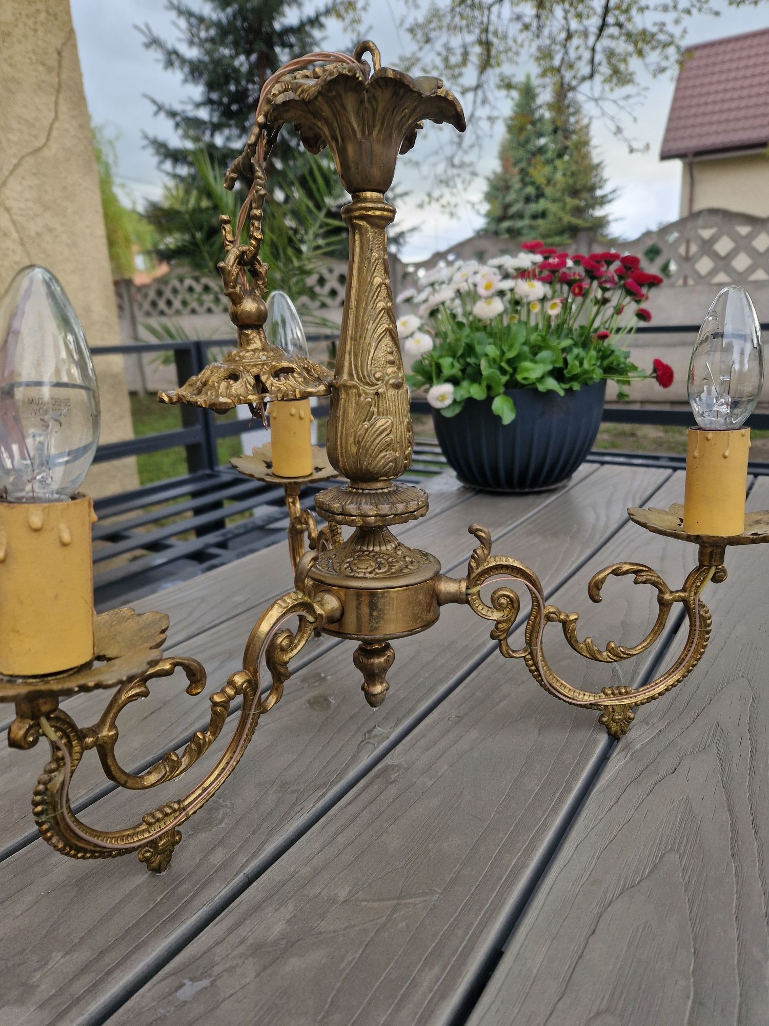 Żyrandol mosiężny