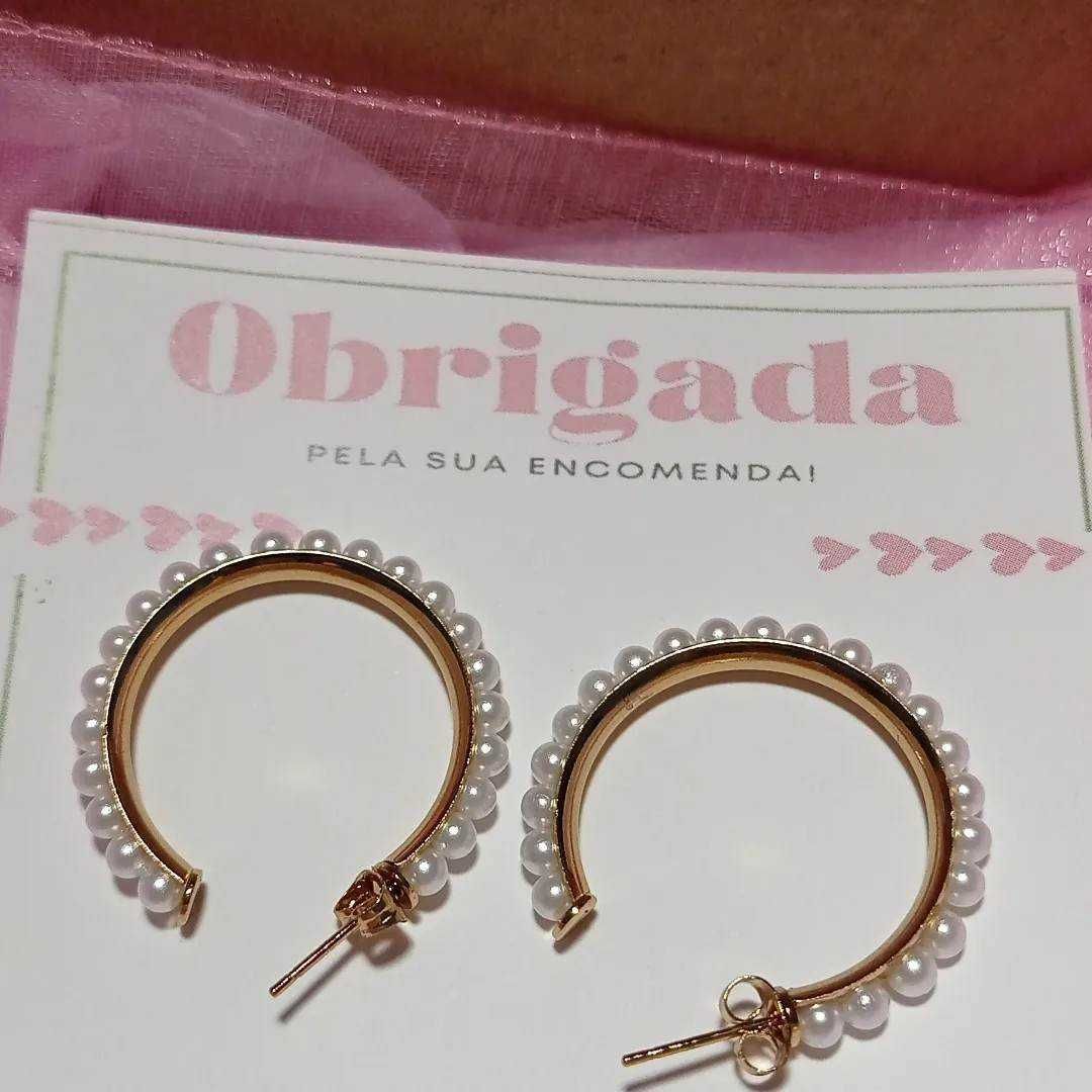 Colares, brincos e pulseiras em aço inoxidável