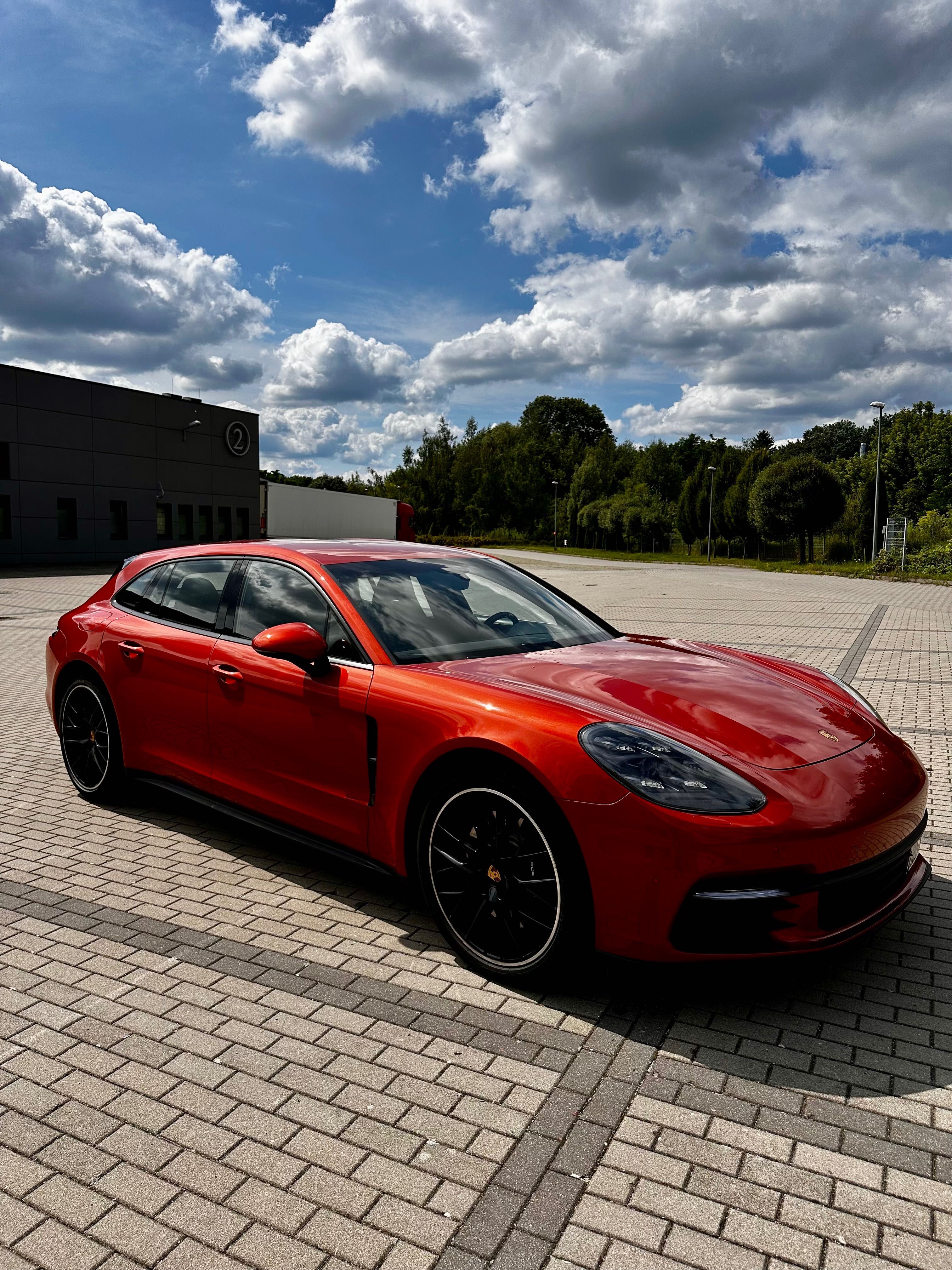 Auto do ślubu, sesji Porsche Panamera