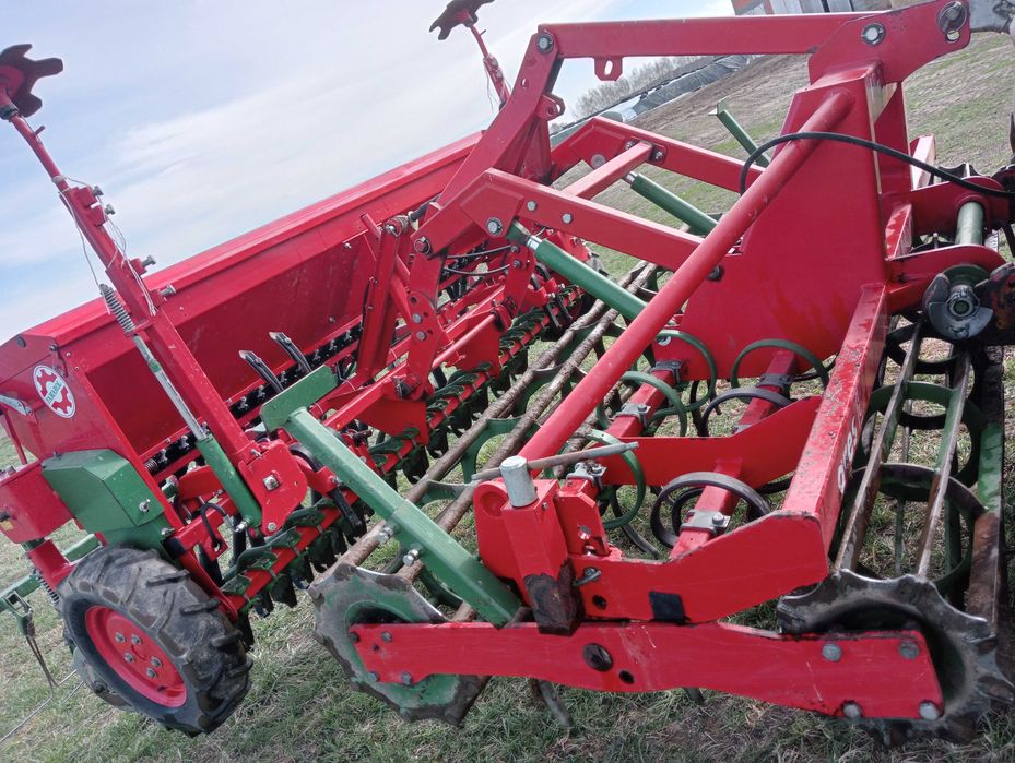 Agregat uprawowo siewny 2,7m