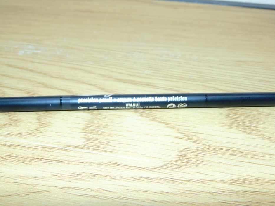 Kat Von D - kredka do brwi Signature brow - kolor Walnut