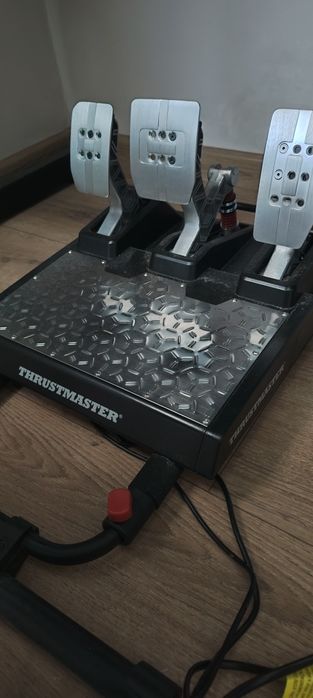 Thrustmaster TX Leather Edition + Pedały TLCM + Playseat Challange.