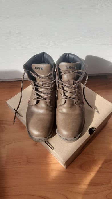 Buty chlopiece Levis roz. 39