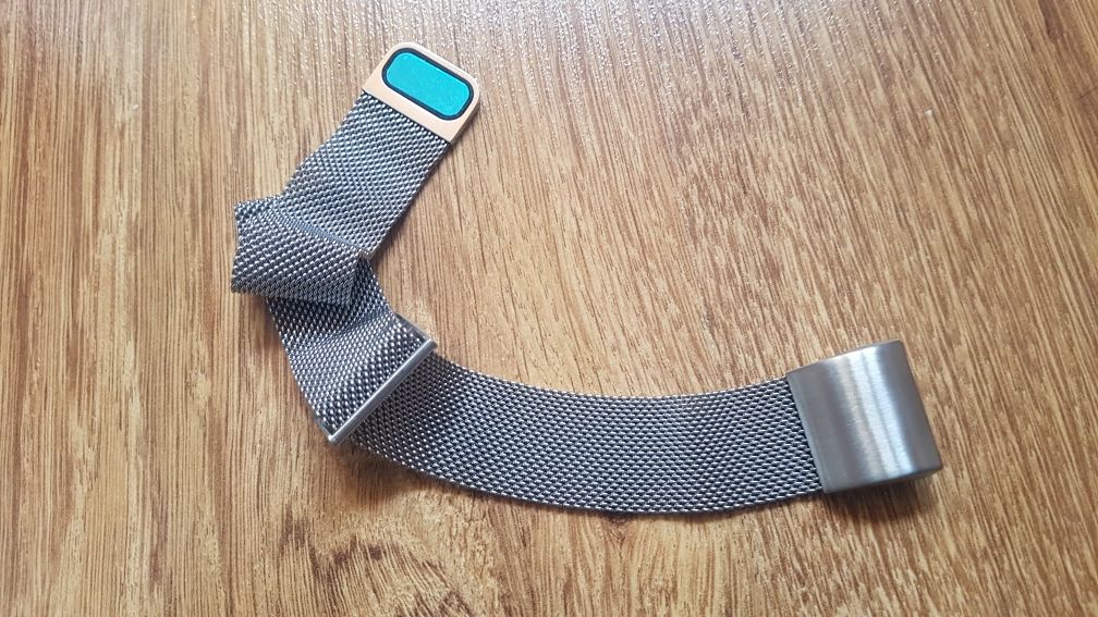 Миланский ремешок для часов  Fitbit Charge 2