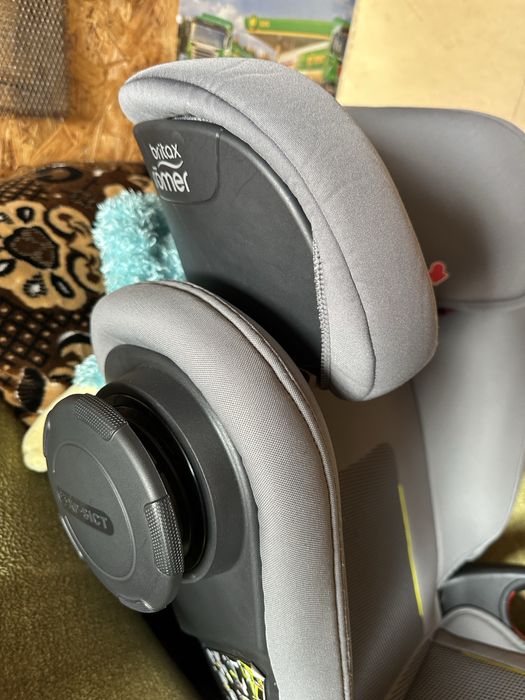 Автокрісло Britax-Romer Kidfix III М