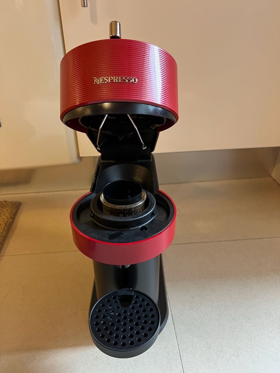 Nespresso Vertuo Next C Cherry Red