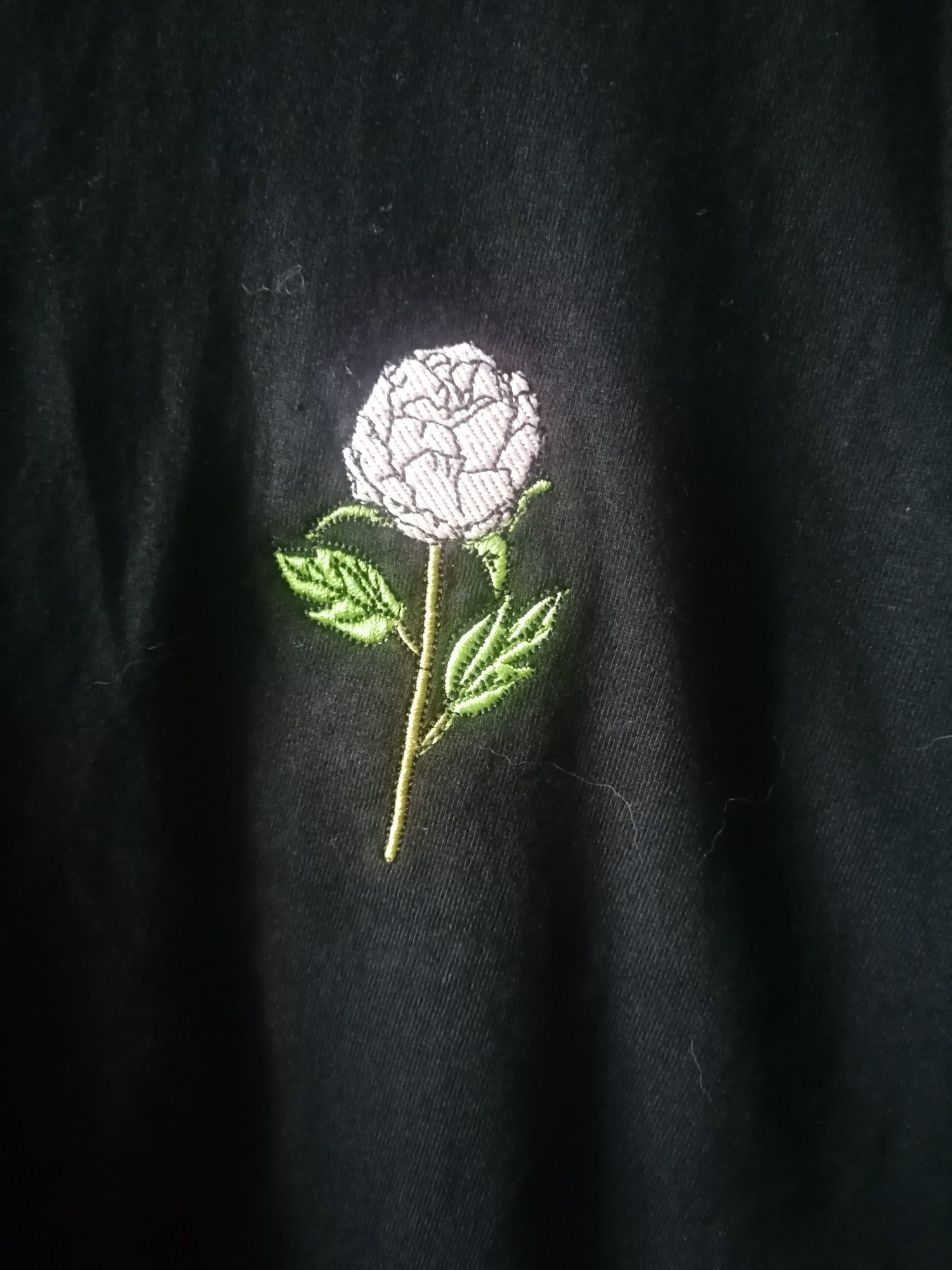 Sanah koszulka T-shirt haftowana piwonia No Sory Królowa Dram