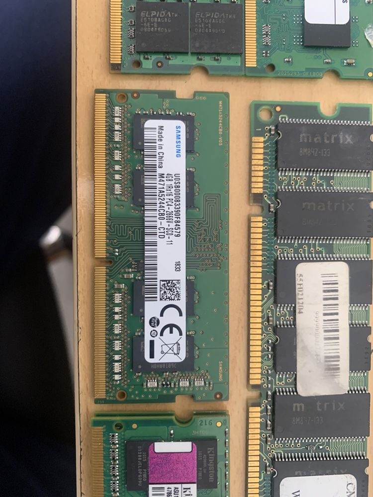 Memorias de ram a bom preco 5€
