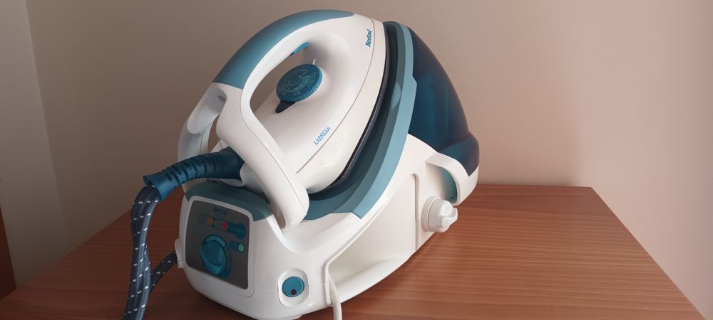 Ferro a vapor com caldeira TEFAL