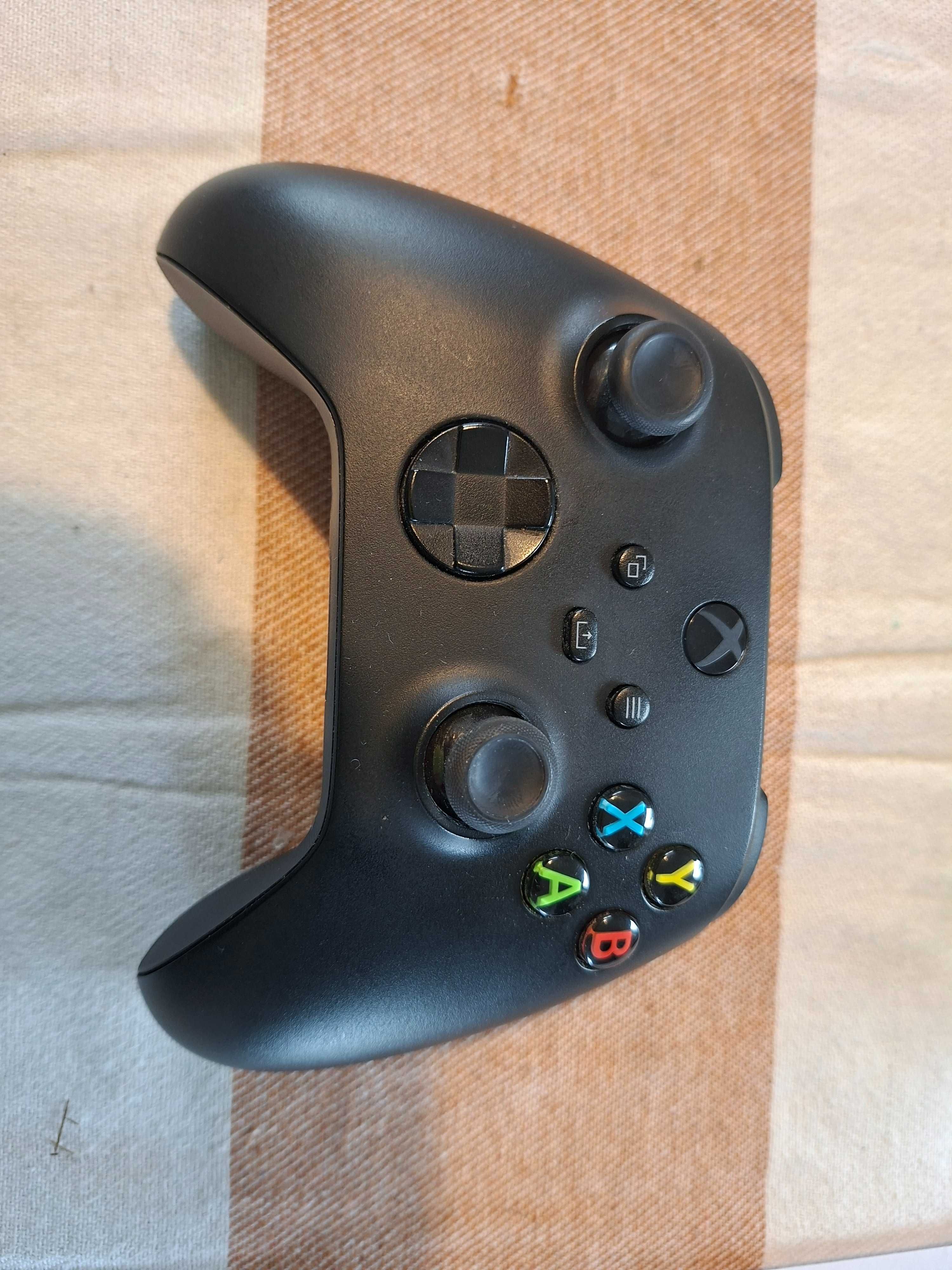 Kontroler bezprzewodowy MICROSOFT Xbox Carbon Black + Kabel USB-C