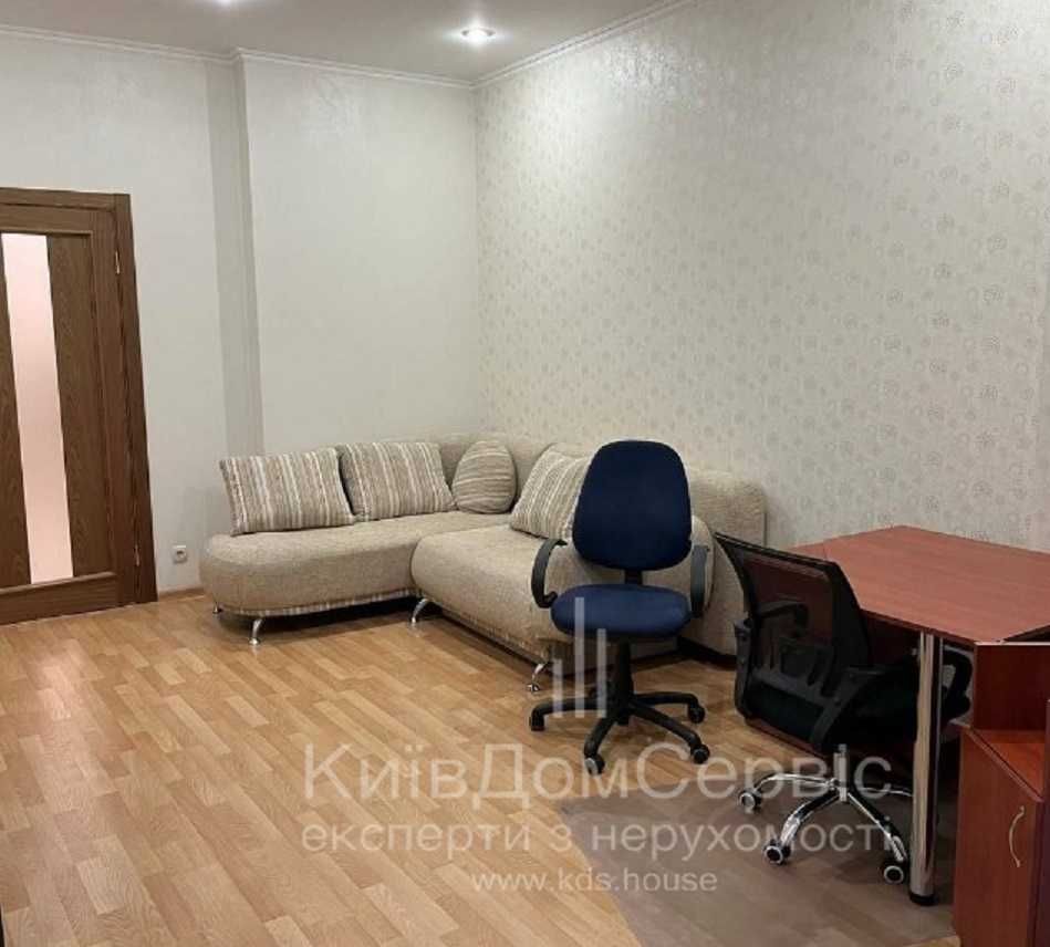3 кімнатна квартира Дмитрівська 82 Центр площа Перемоги