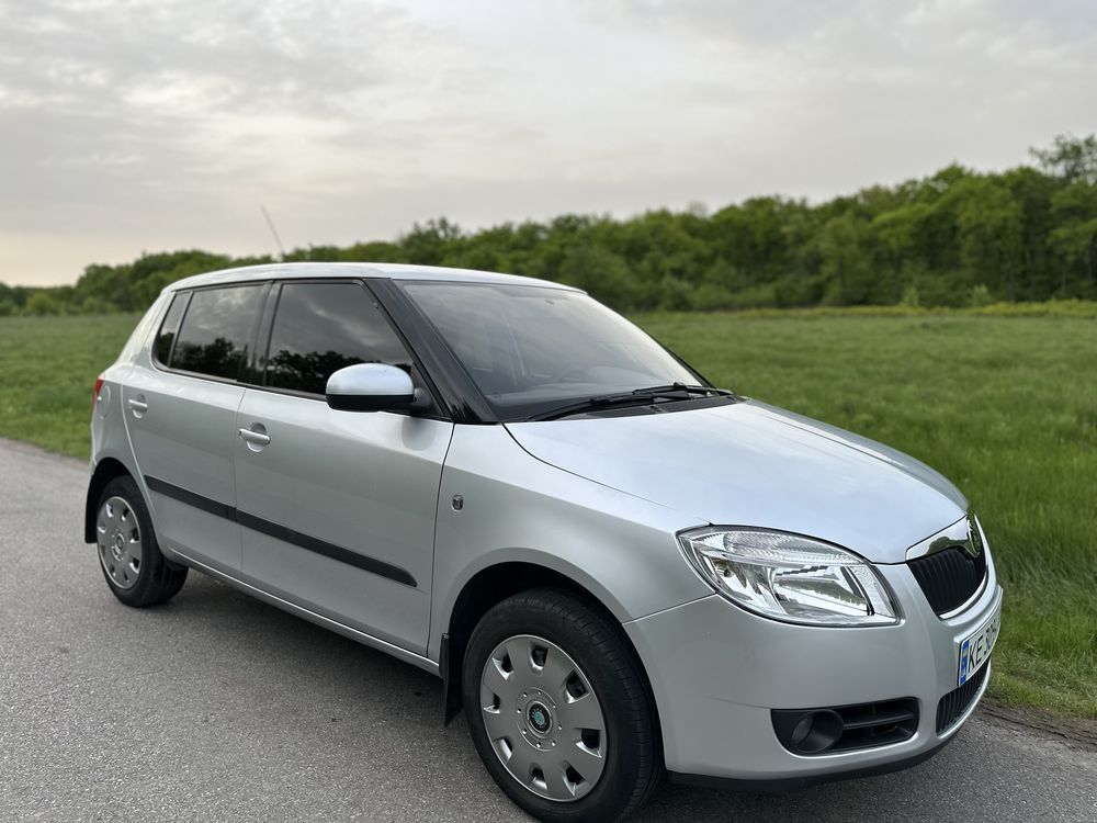 Skoda Fabia Шкода Фабия 1.4 Бензин Хечбек Идеал