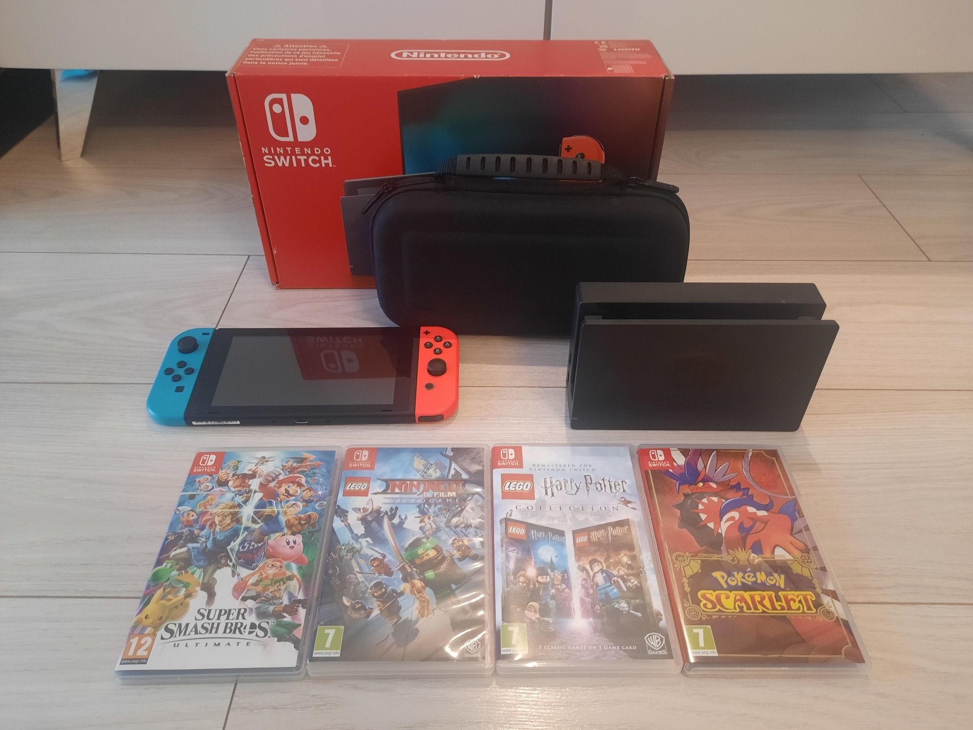 Konsola NINTENDO SWITCH+gry+futerał