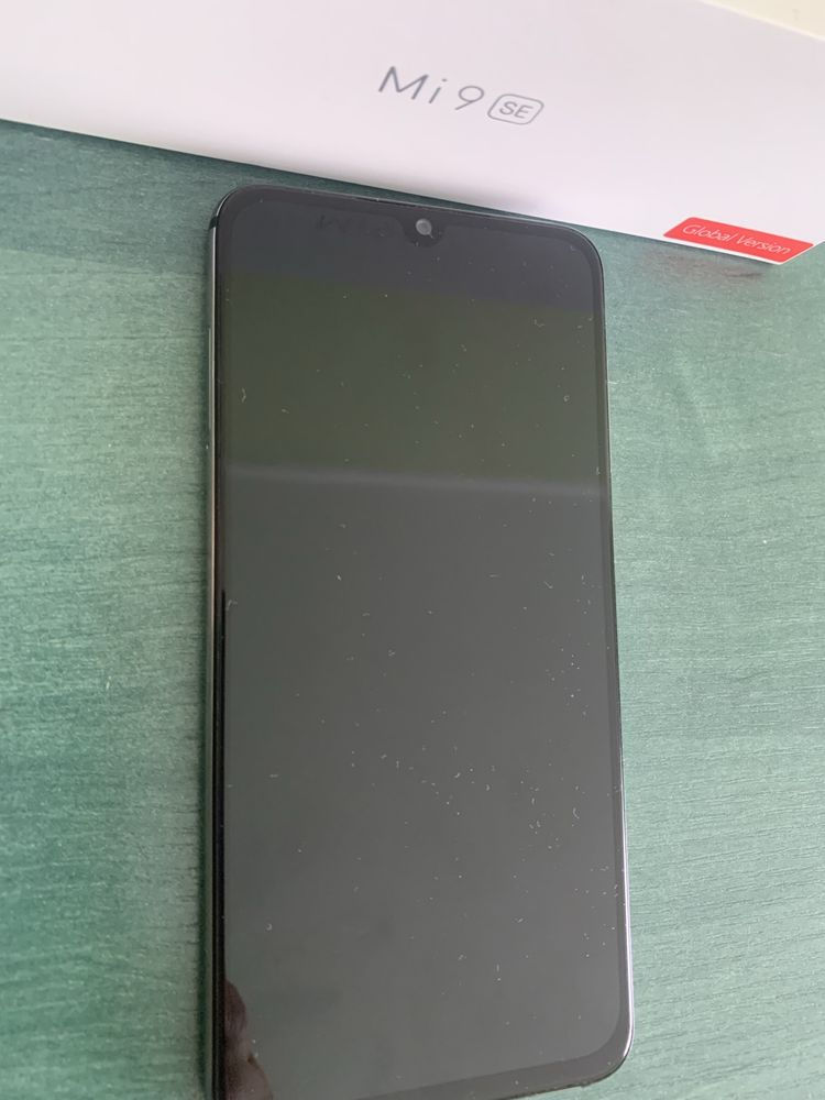 Телефон Xiaomi Mi9se під ремонт
