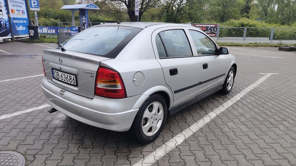 Astra 1.6 gaz 1999r