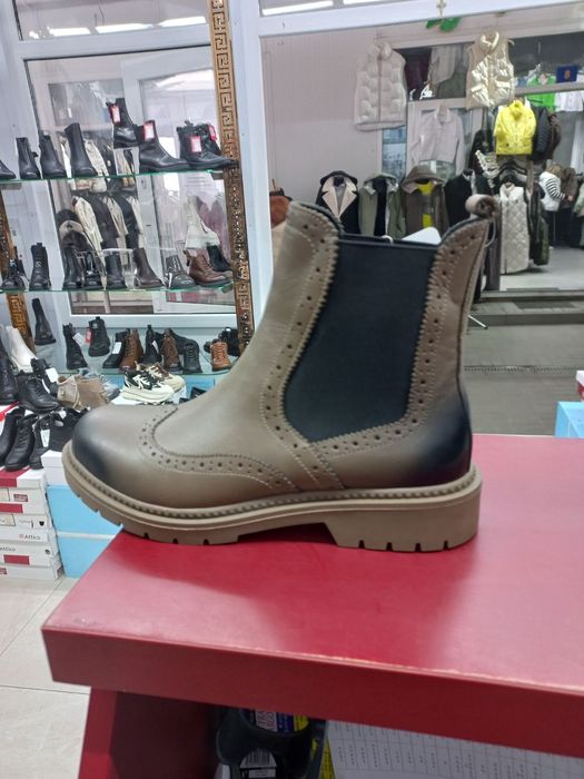 Черевики жіночі 39