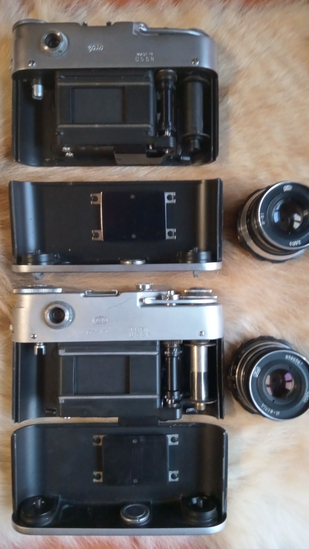 Zabytkowe aparaty fotograficzne FED 4 Dwie różne wersje