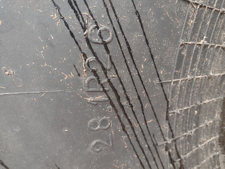 Шина з диском та камерою 28.1R26. обміняю на шини 2 птс 4,  9/16