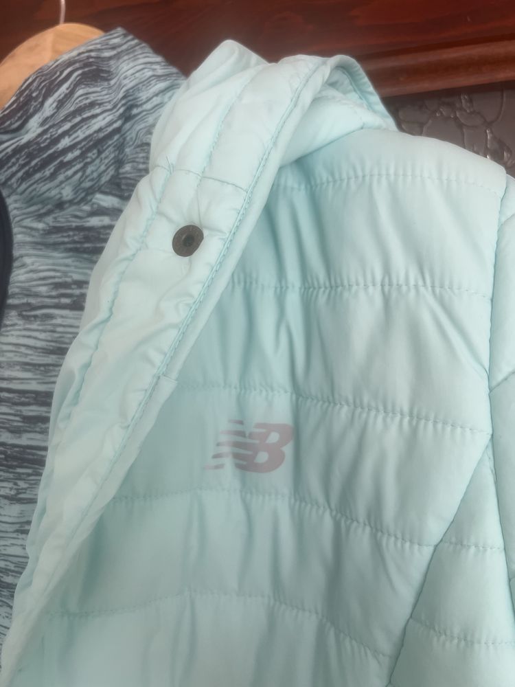 Kurtka new balance L jak nowa ocieplana z kapturem