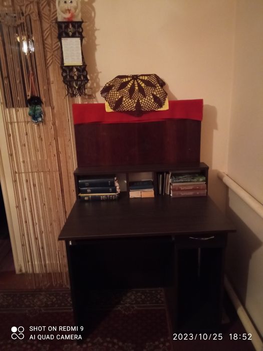 **Стол компьютерно-письменый: новый, многофункциональный+клавиатура**