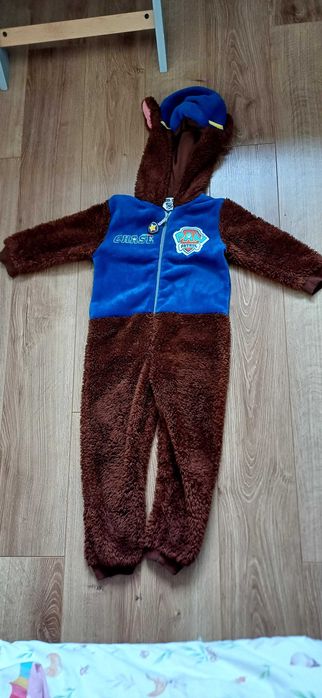 Kombinezon zimowy dla chłopca sinsay 98 oraz zestaw ubranek 104-110