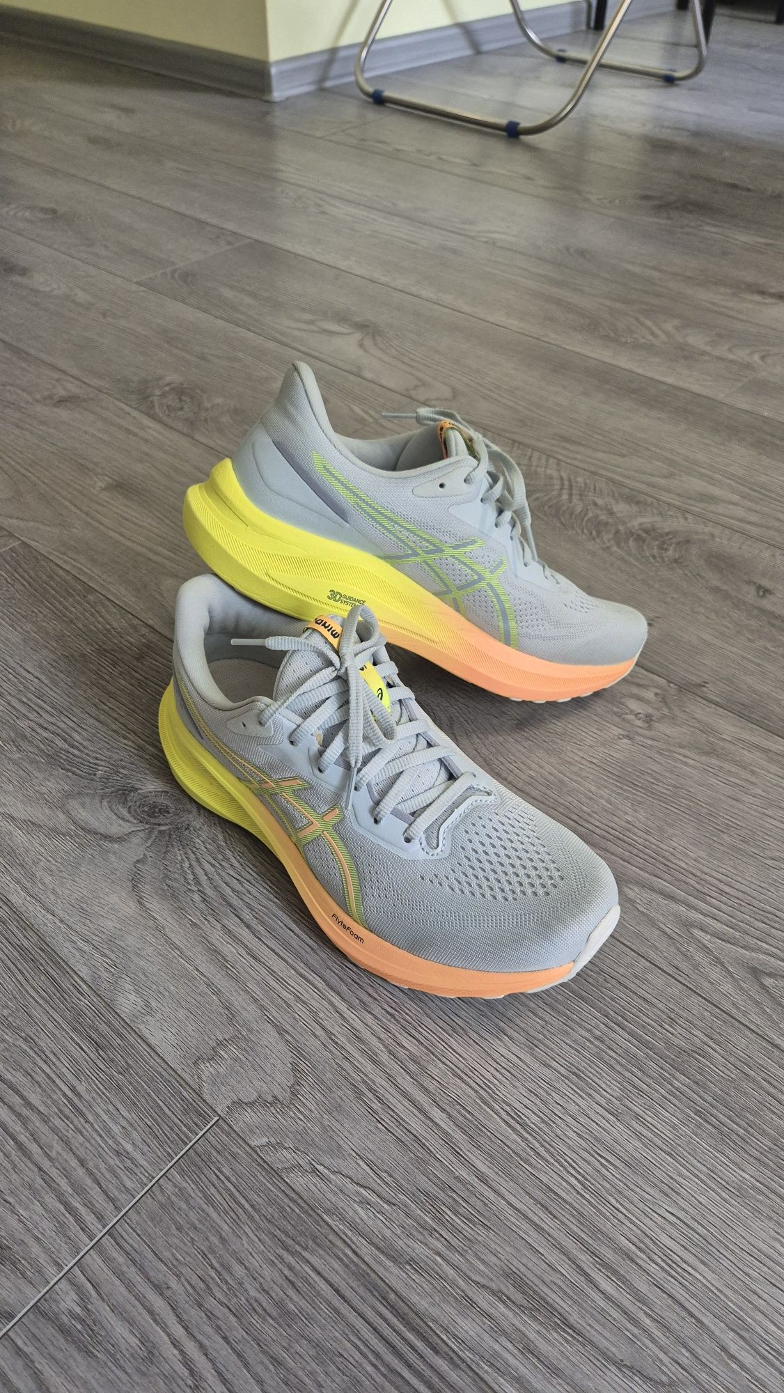 Кросівки  Asics gt-1000 13 PARIS. 42р.