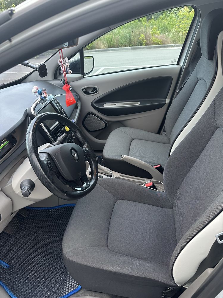 Renault Zoe 22 кВт 2015 рік