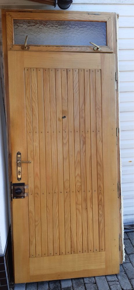 Drzwi zewnetrzne drewniane - jesion