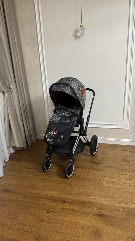 СРОЧНИЙ ПРОДАЖ прогулка Cybex Priam Rebellious + шасі Chrome Black