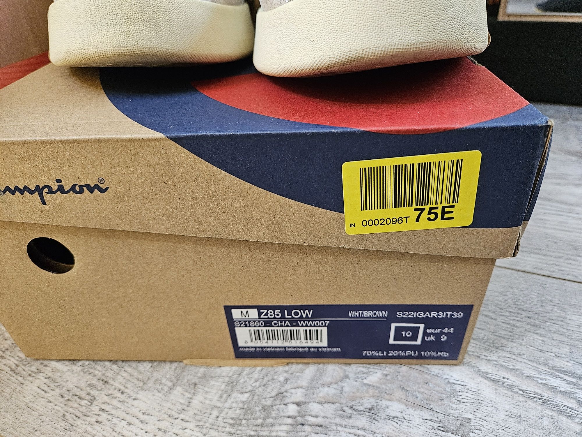 Buty Champion r. 44 S21860 z85 Low białe beżowe