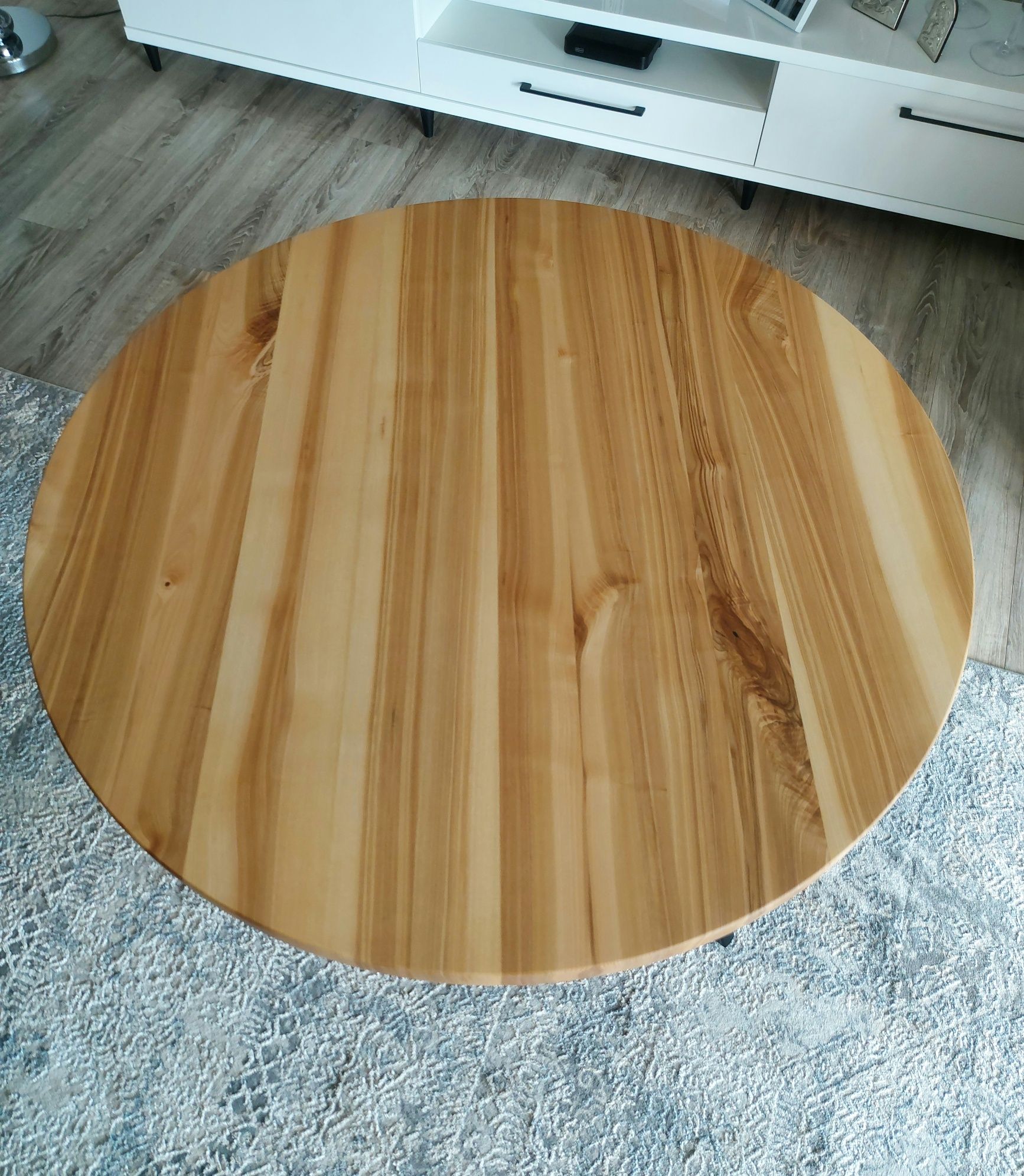 Jesionowy okrągły stół