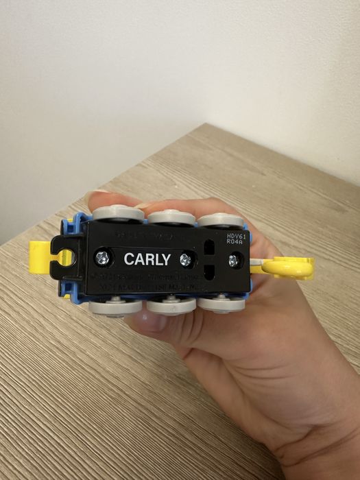 Паровозик Томас Карлі Carly
