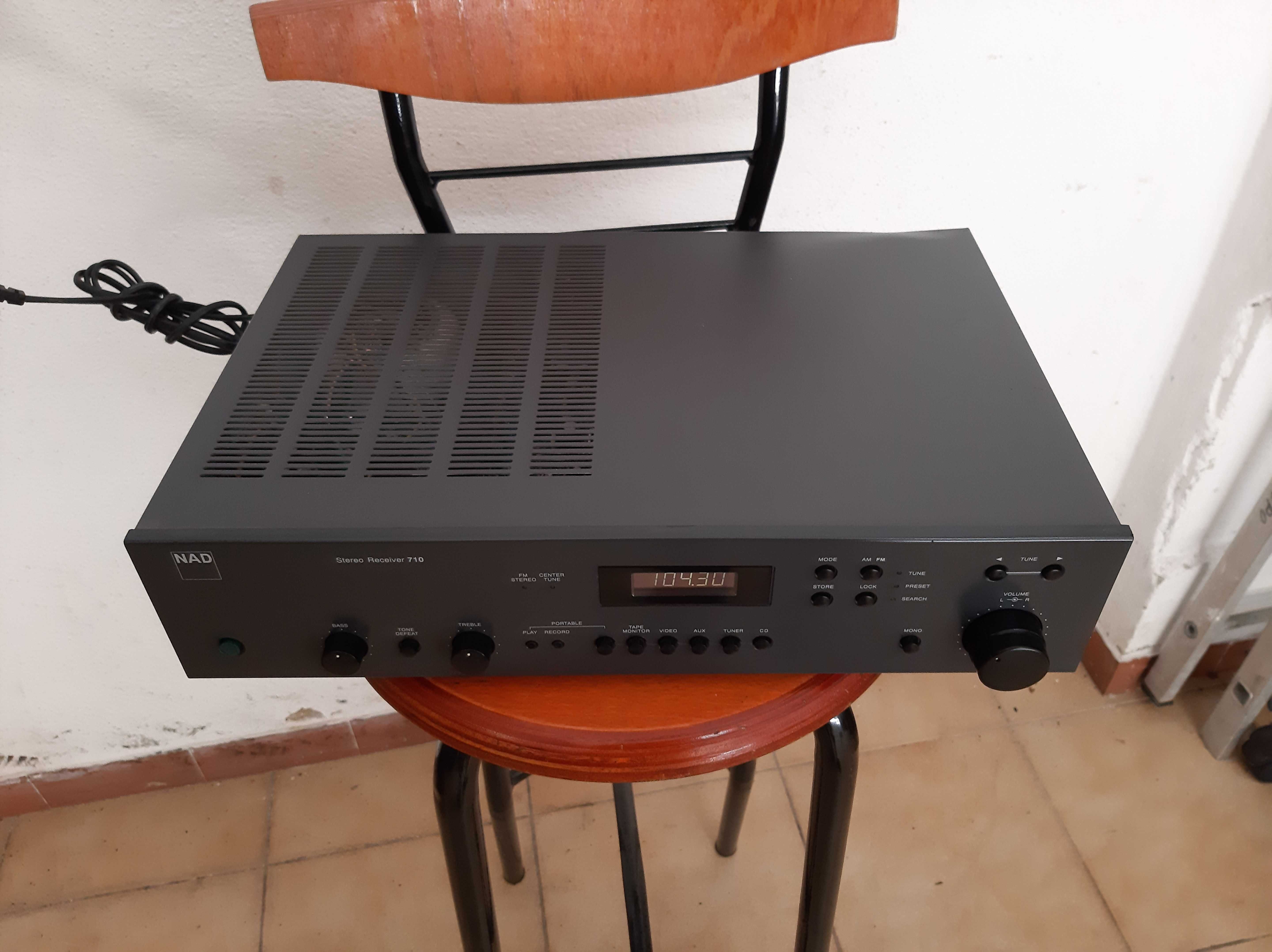 Amplificador NAD 710 stereo receiver