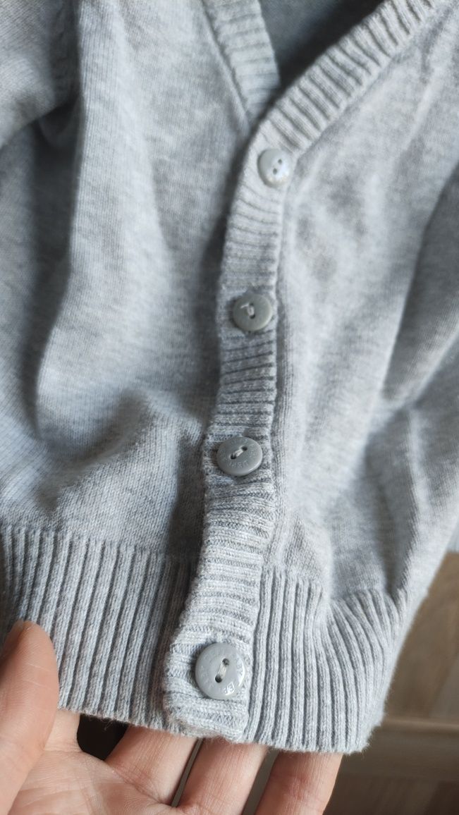 Szary sweterek niemowlęcy H&M rozpinany rozm 74