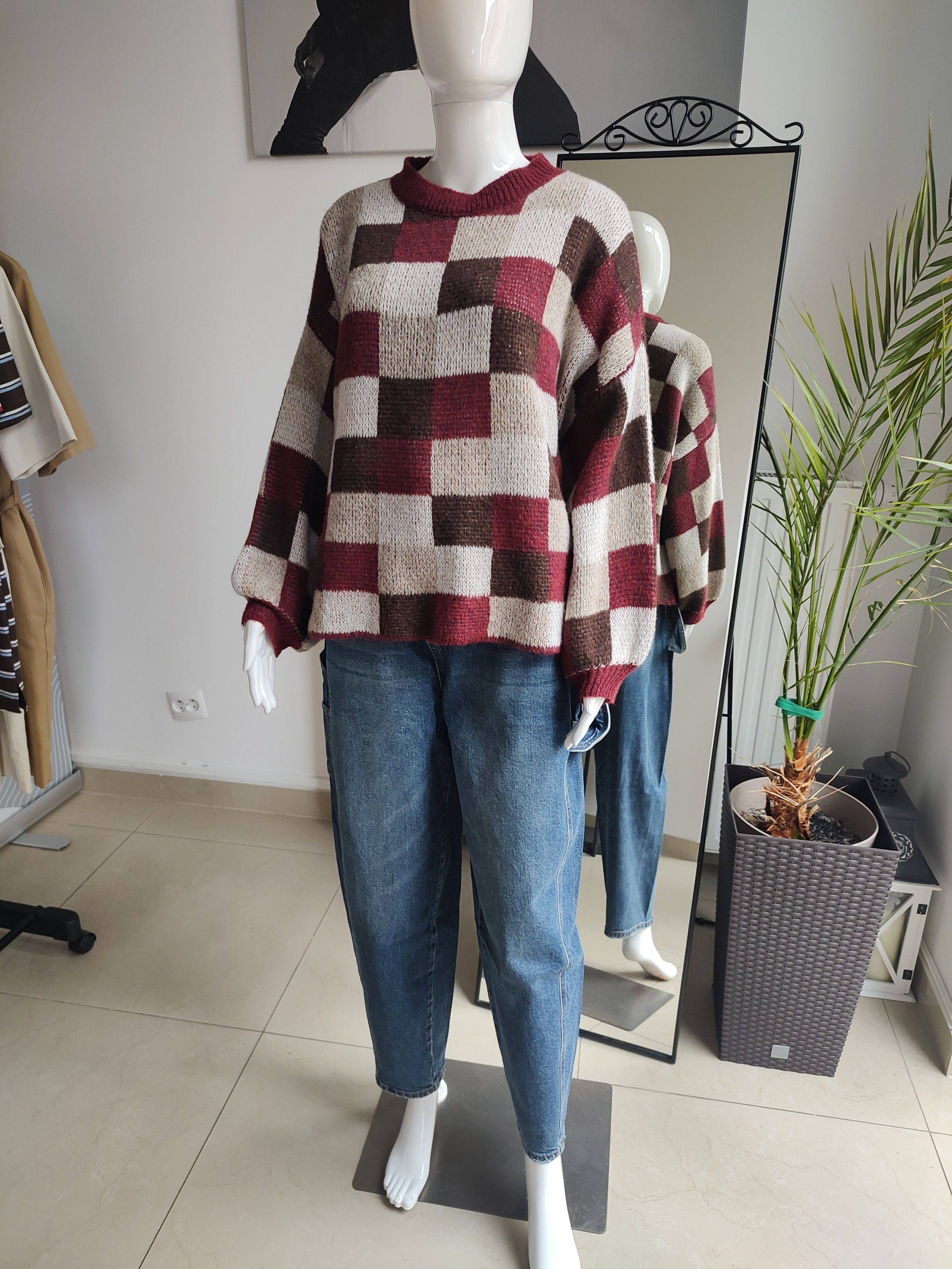 Sweter oversize w kratkę - brązowy One size Azara