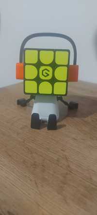 Układanka kostka Rubika firmy Giiker