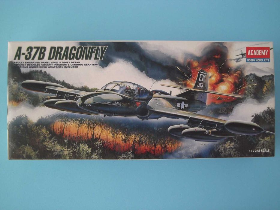 Kit Academy 1/72 - Cessna A-37B Dragonfly