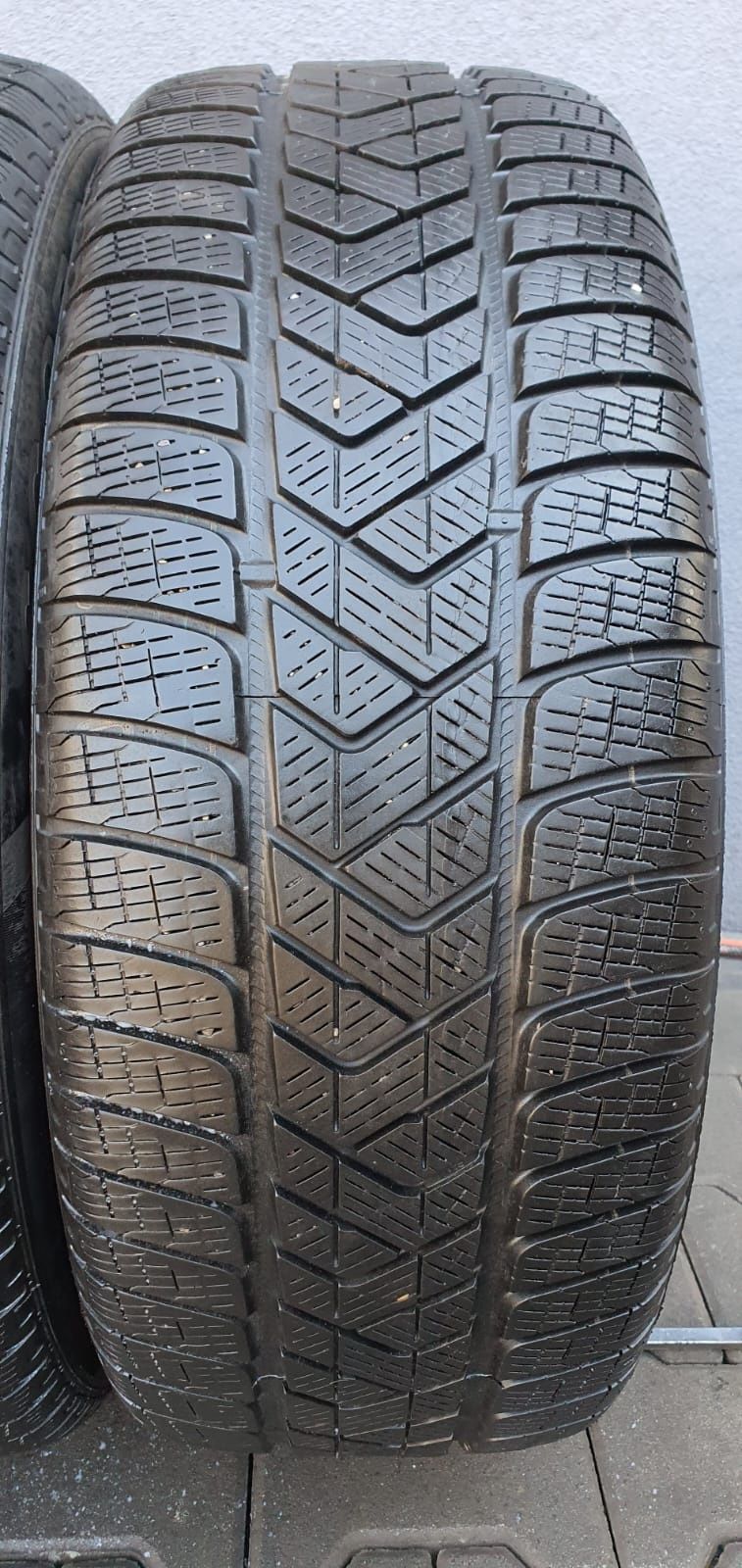 215/65/17 Pirelli komplet Zimowe
