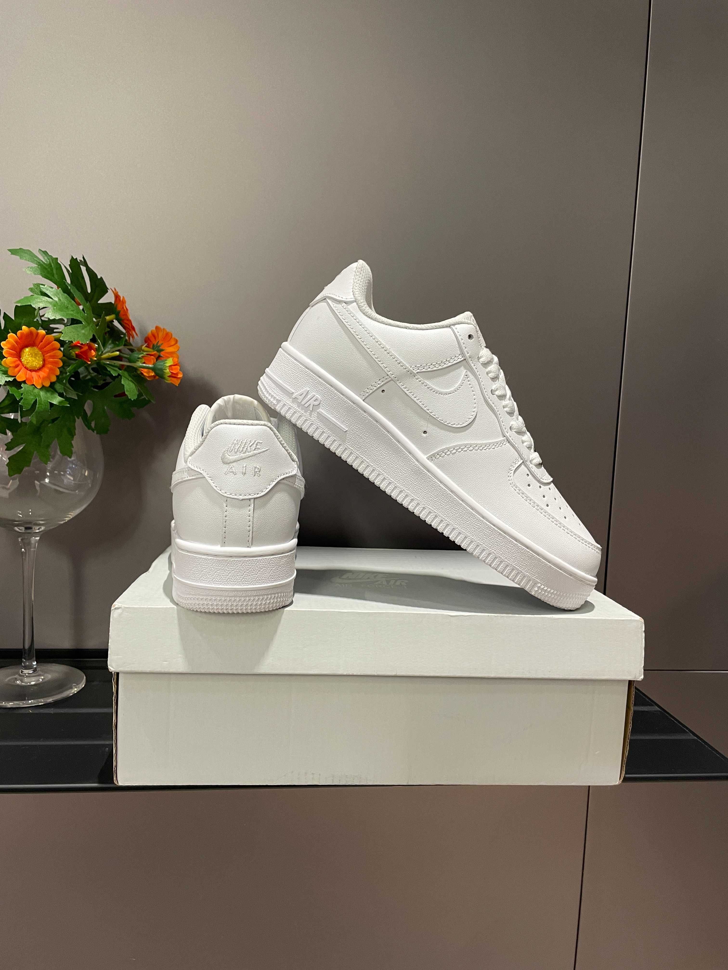 Nowy Nike AirForce1Low White Moda Rozmiar.43