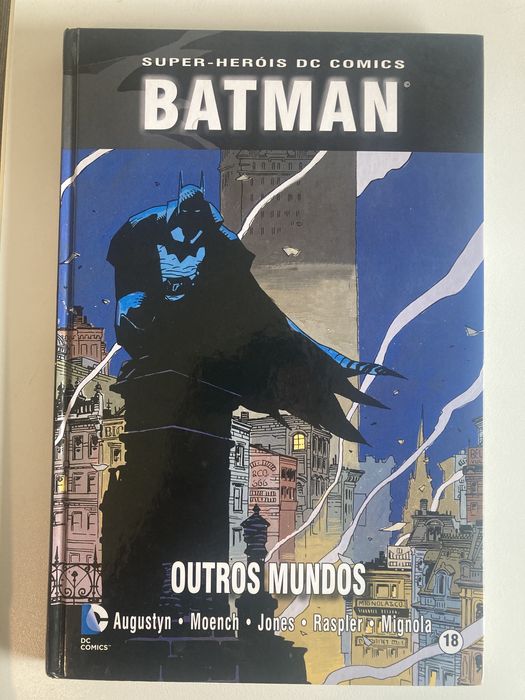 Batman outros mundos capa rija