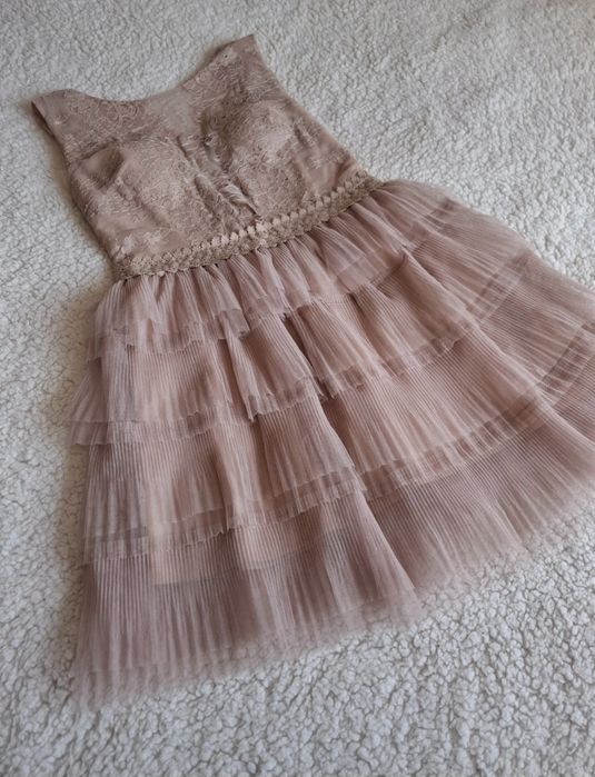 Tiulowa sukienka zgaszony brudny róż łososiowy brzoskwiniowy dress