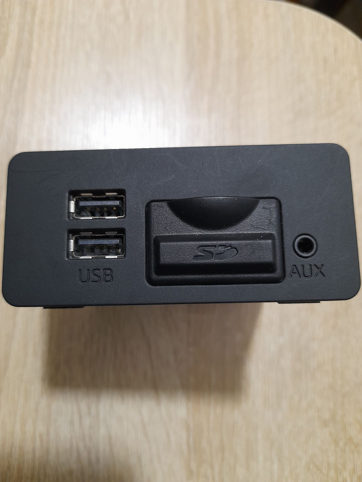 Продам USB/AUX/SD модуль на мазду.