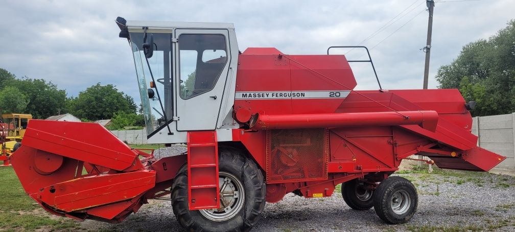 Комбайн Massey ferguson 20 з Фінляндії свіжо привезений