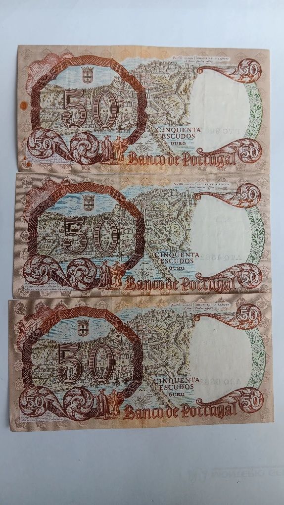 3 notas de 50 escudos