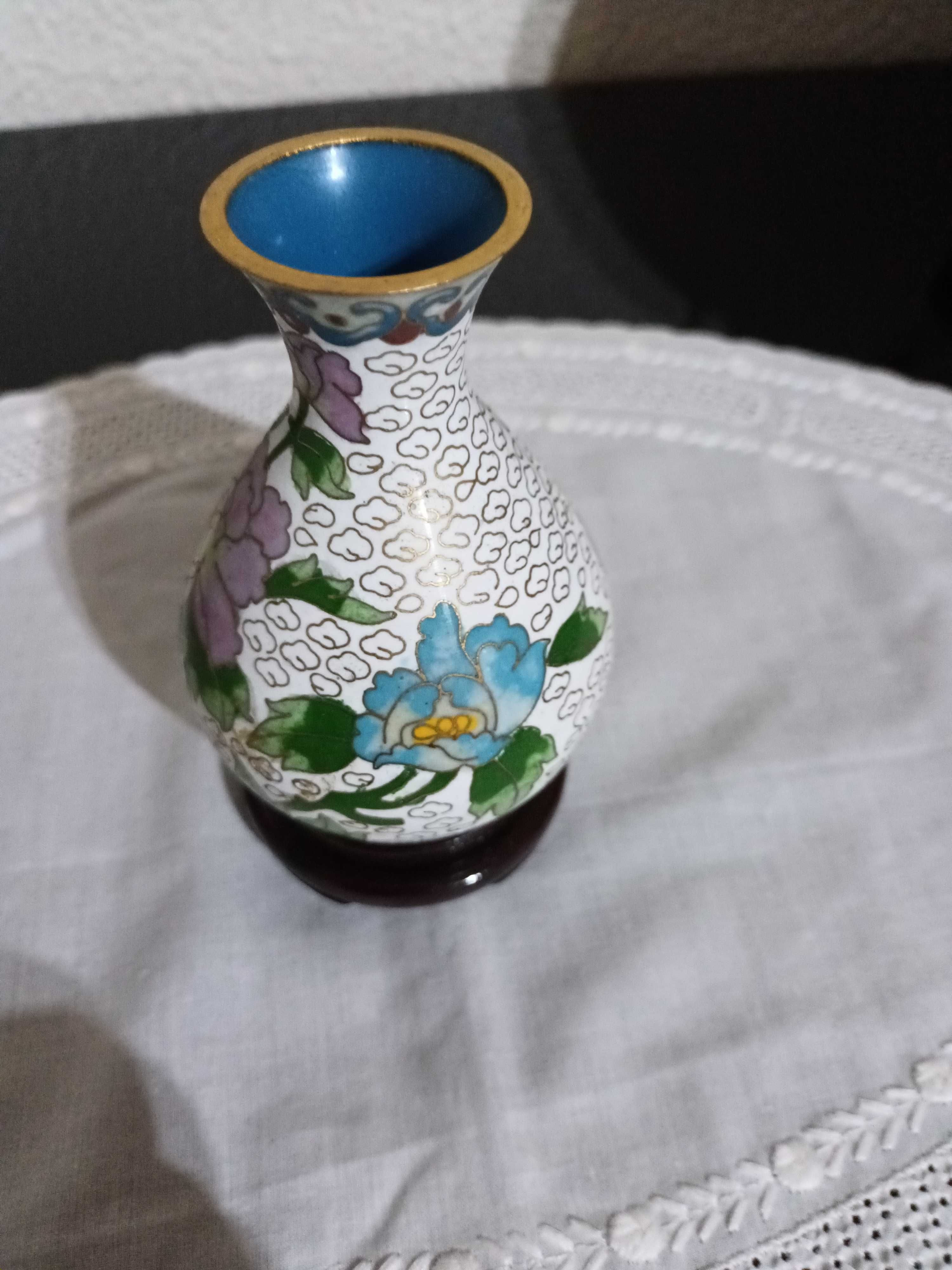 Jarrinha em cloisoné com peanha medida da jarra 11 cm