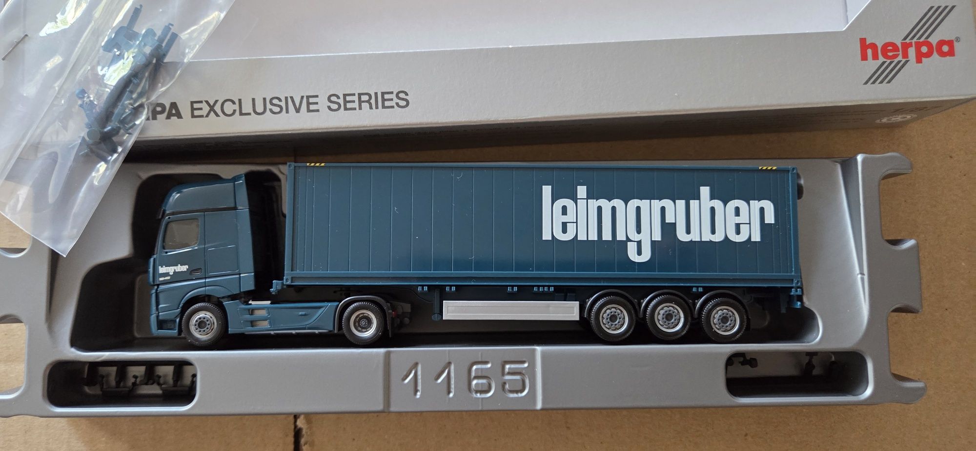 Herpa Mercedes Actros Leimgruber container 1:87