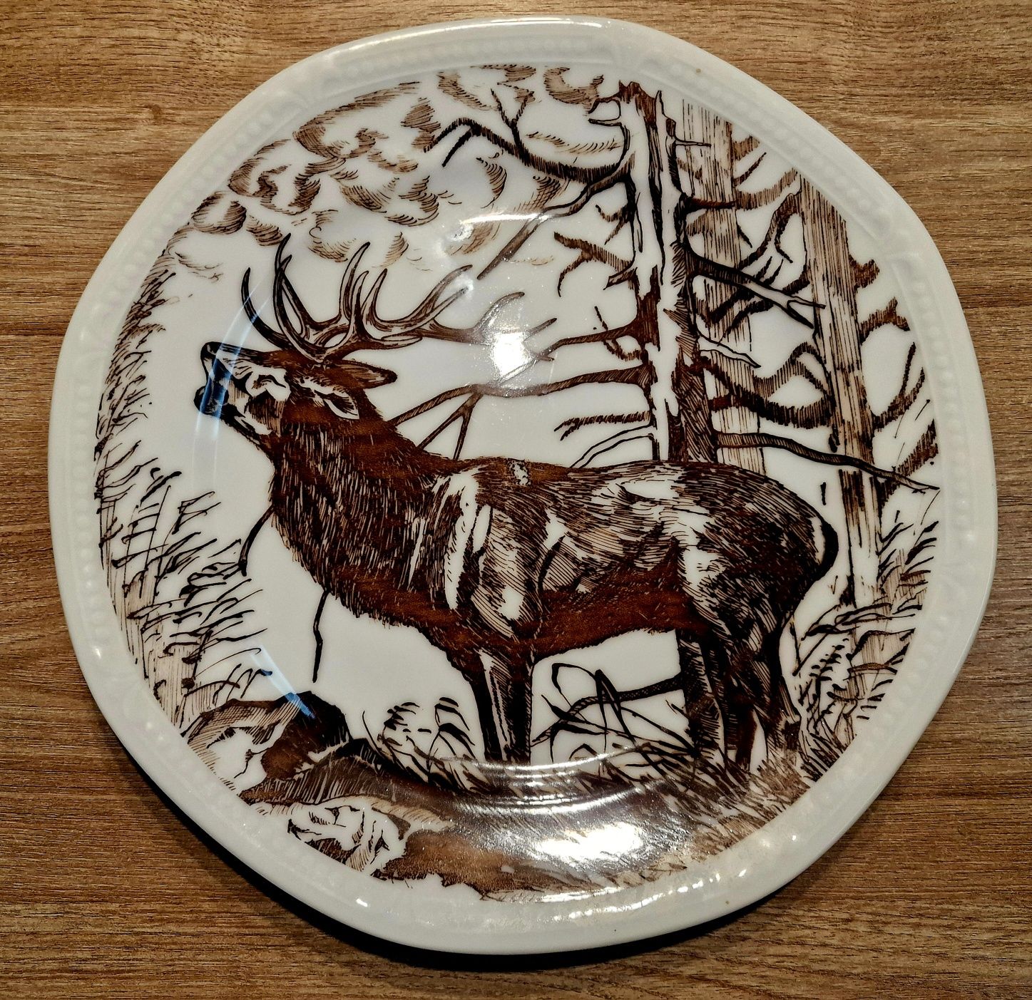 Piękny talerz kolekcjonerski Bohemia czeska fabryka jeleń łoś 24 cm